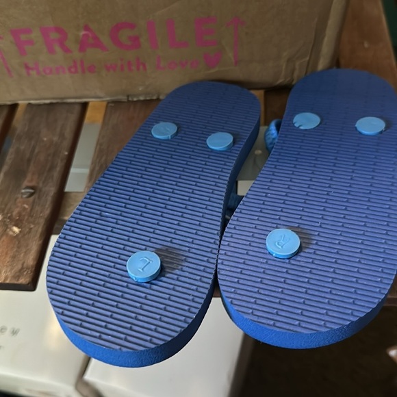 New with tags sandals. Size toddler large 9 to 10 cute blue with fish on them - Picture 5 of 8